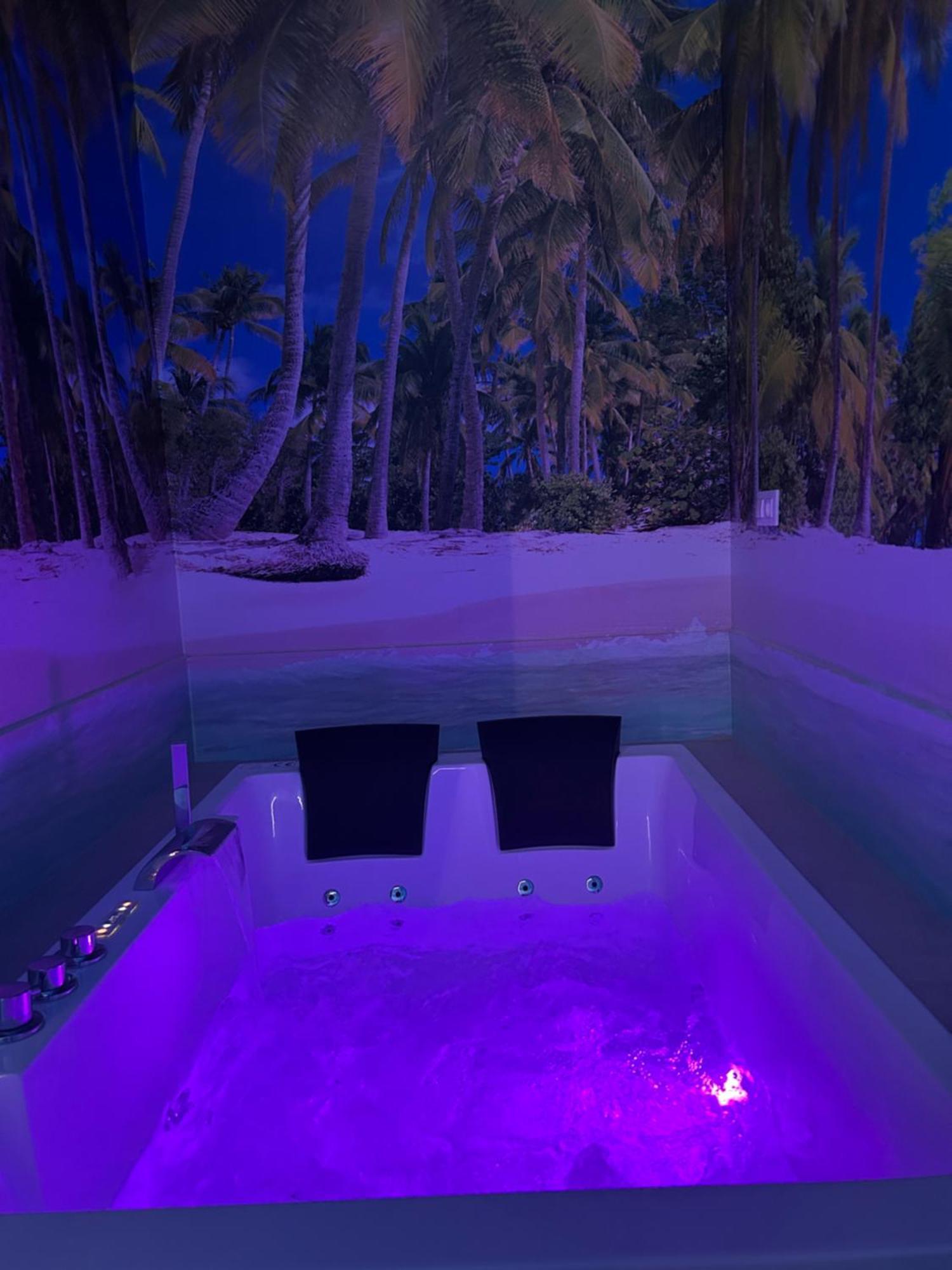 Habitacion Con Jacuzzi Y Bano Privado Madrid Exterior photo