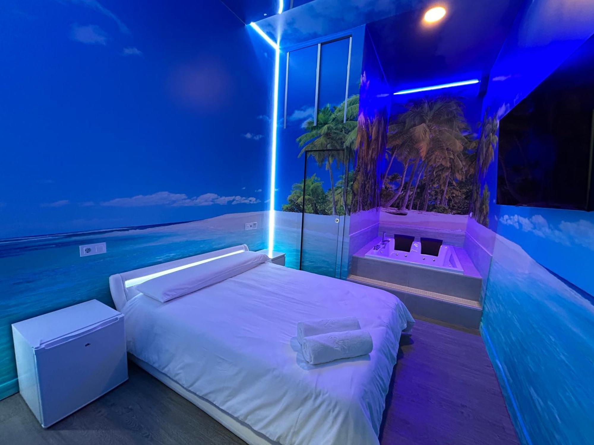 Habitacion Con Jacuzzi Y Bano Privado Madrid Exterior photo